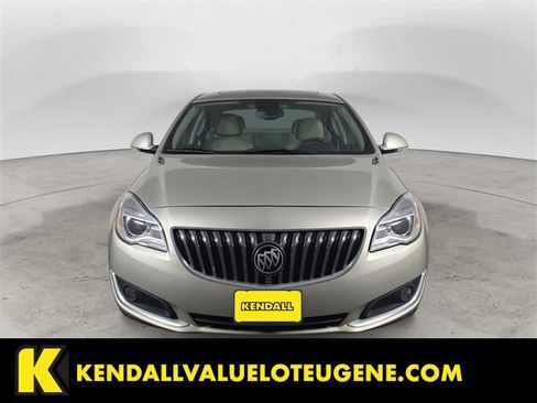 Used 2016 Buick Regal image 8