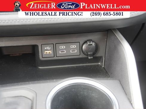 Used 2023 Toyota Highlander XLE image 25