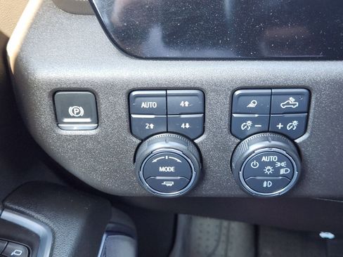 Used 2024 Chevrolet Silverado 1500 High Country w/ High Country Premium Package image 25