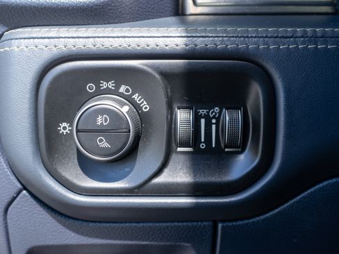 Used 2019 RAM 1500 Limited AWD/4WD image 18