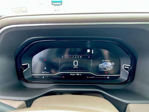 Used 2022 GMC Yukon XL Denali AWD/4WD image 11