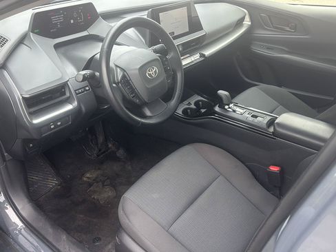 Used 2025 Toyota Prius LE FWD image 11