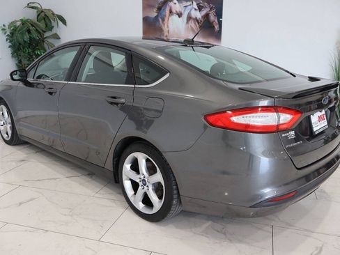 Used 2016 Ford Fusion SE w/ Equipment Group 201A FWD image 5