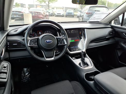 Used 2025 Subaru Outback Premium AWD/4WD image 6