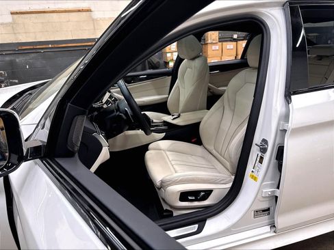 Used 2023 BMW 540i w/ M Sport Package RWD image 26