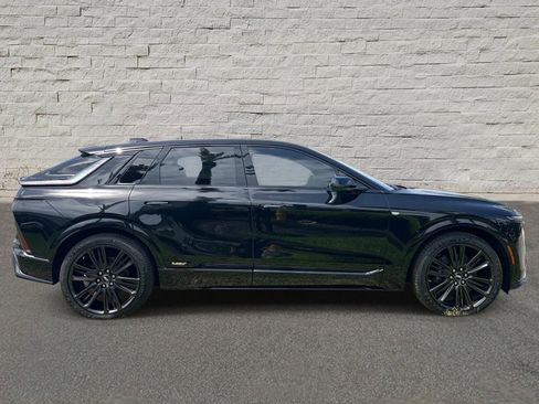 New 2026 Cadillac Lyriq V AWD/4WD image 7