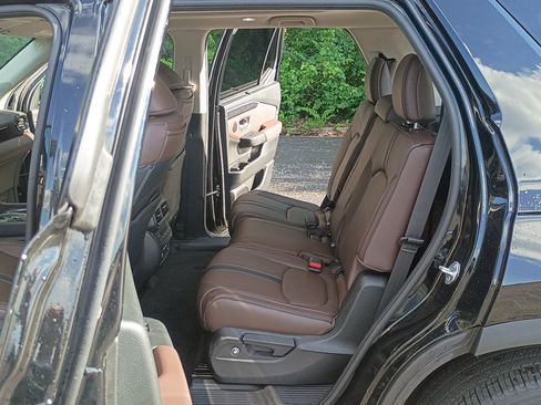 Used 2023 Honda Pilot Elite image 12