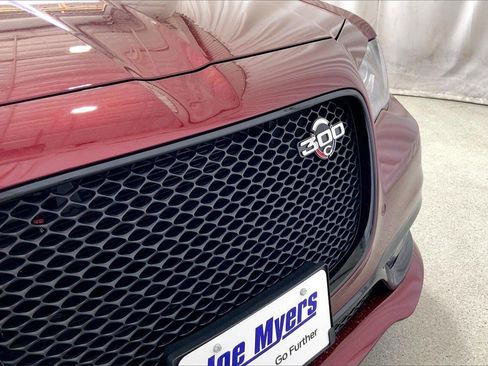 Used 2023 Chrysler 300 C image 7