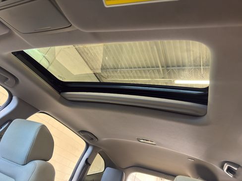 Used 2017 Honda CR-V EX image 17