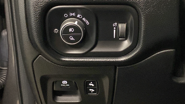 Used 2020 RAM 1500 Big Horn AWD/4WD image 30
