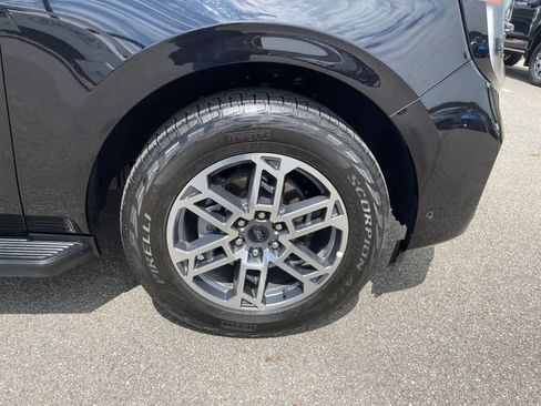 Used 2025 Ford Expedition Active AWD/4WD image 48