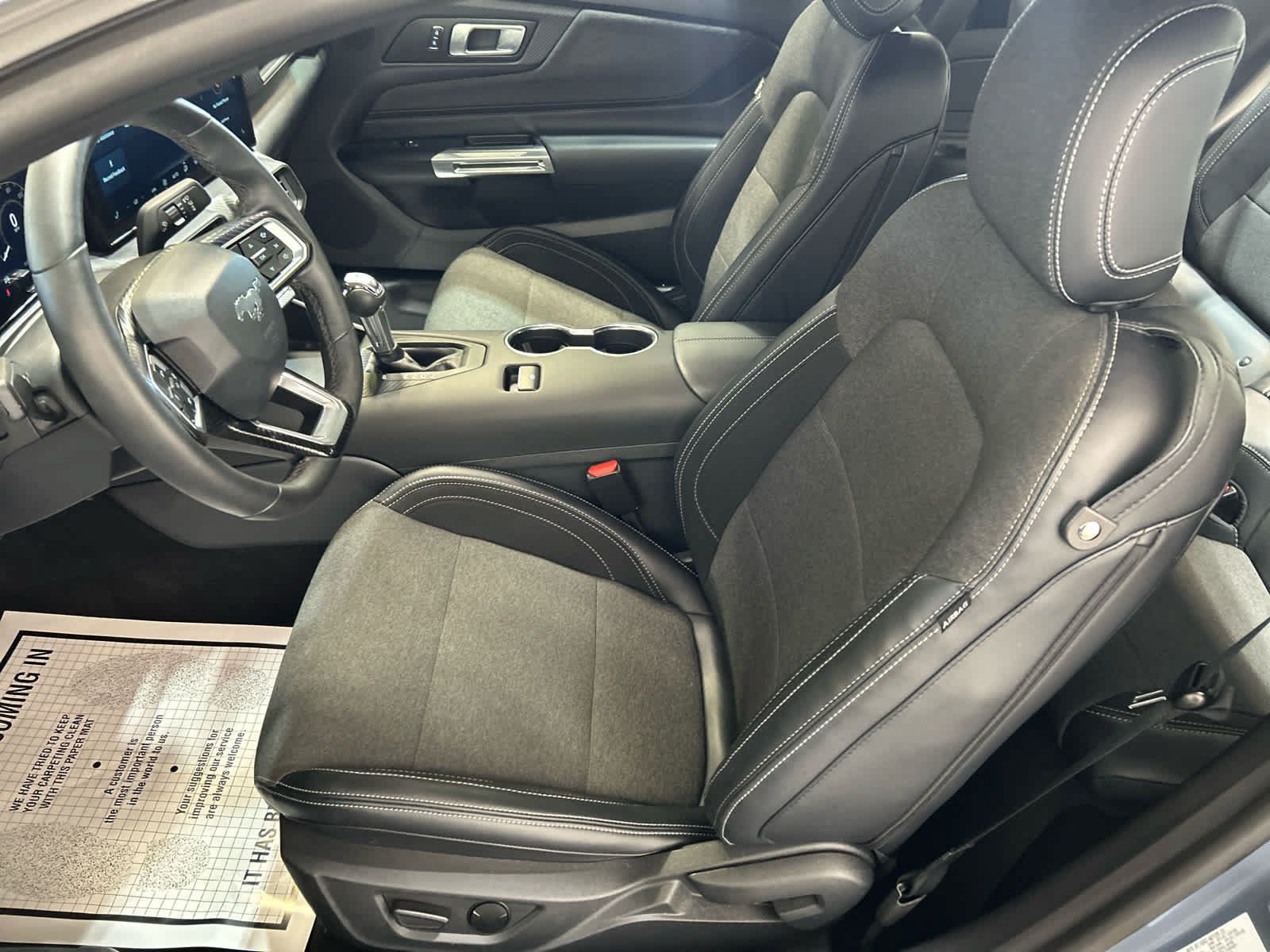 Used 2025 Ford Mustang Coupe RWD image 7