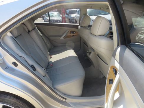 Used 2007 Toyota Camry XLE FWD image 19