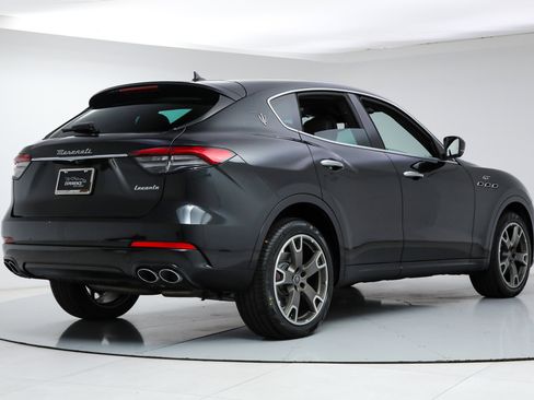 Certified 2023 Maserati Levante GT AWD/4WD image 5