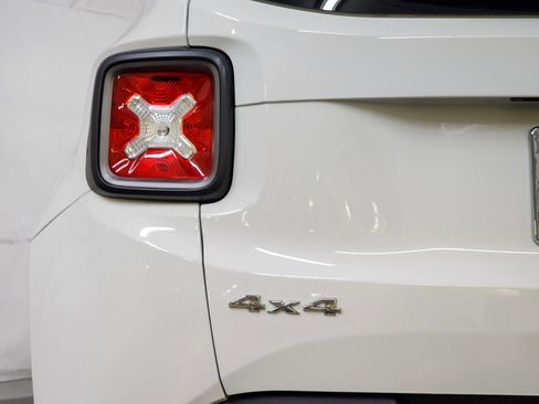 Used 2021 Jeep Renegade Limited image 16