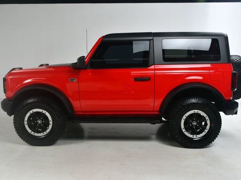 Used 2022 Ford Bronco Wildtrak image 3