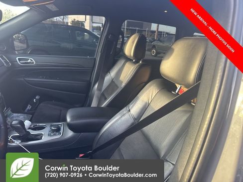 Used 2022 Jeep Grand Cherokee Laredo X image 13