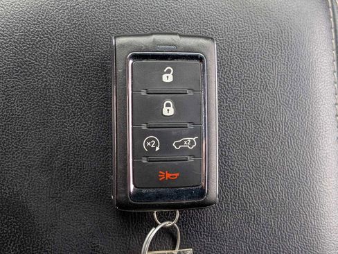 Used 2023 Jeep Grand Cherokee Altitude AWD/4WD image 31