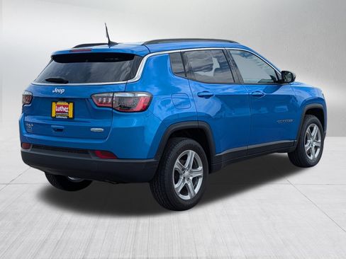 Used 2023 Jeep Compass Latitude w/ Convenience Group AWD/4WD image 7