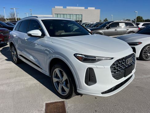 New 2025 Audi Q5 Premium Plus image 3