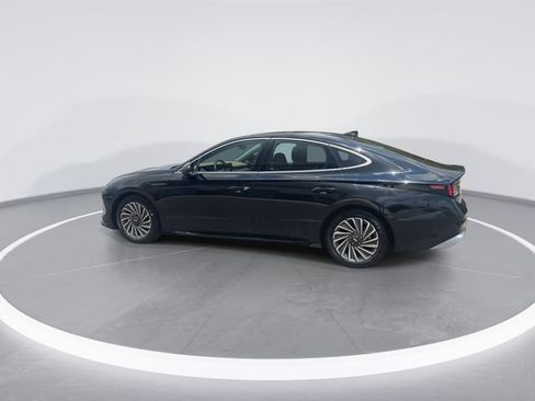 Certified 2025 Hyundai Sonata Limited FWD image 5