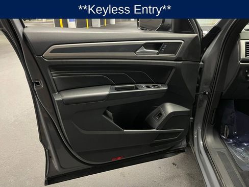 Certified 2020 Volkswagen Atlas Cross Sport SEL image 18