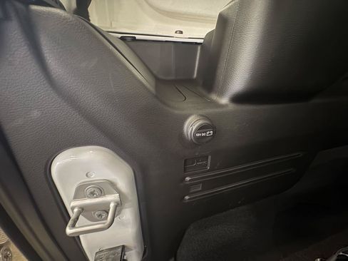 Used 2025 Jeep Wrangler Unlimited Sahara AWD/4WD image 18