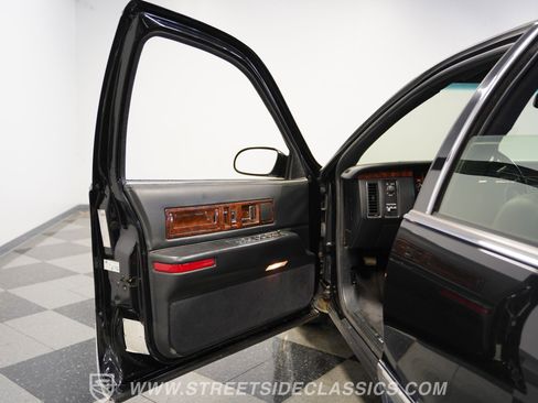 Used 1995 Cadillac Fleetwood Brougham RWD image 37