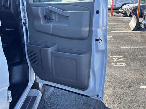 Used 2024 GMC Savana 2500 w/ Driver Convenience Package image 12