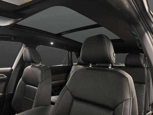 Used 2023 Volkswagen Atlas Cross Sport SEL image 7