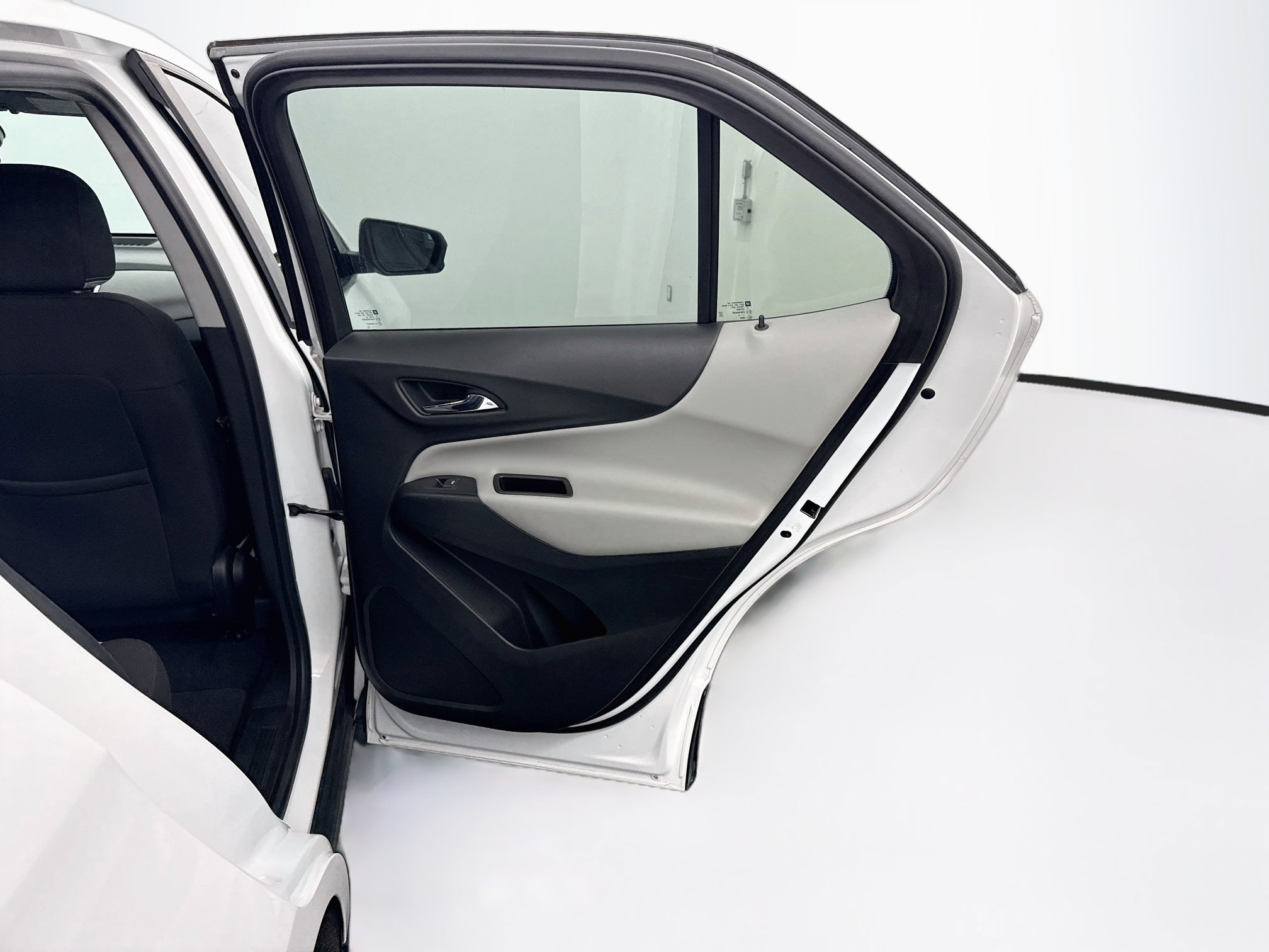 Used 2020 Chevrolet Equinox LS w/ LS Convenience Package FWD image 28