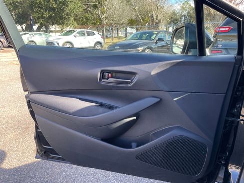 Used 2025 Toyota Corolla LE image 20