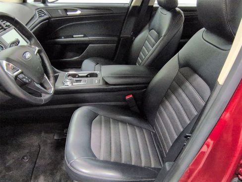 Used 2018 Ford Fusion SE w/ Equipment Group 201A image 17