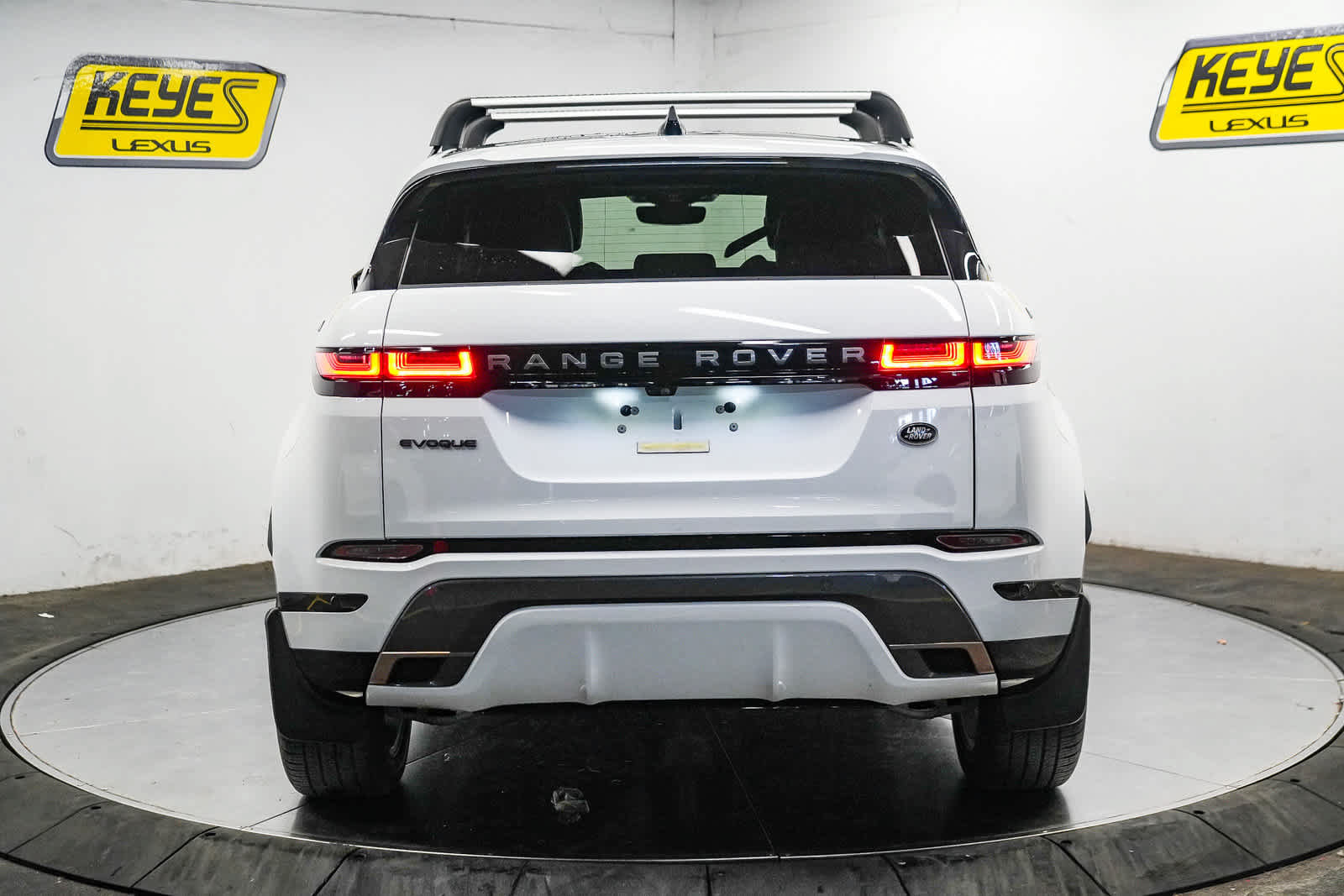 Used 2023 Land Rover Range Rover Evoque R-Dynamic S AWD/4WD image 7