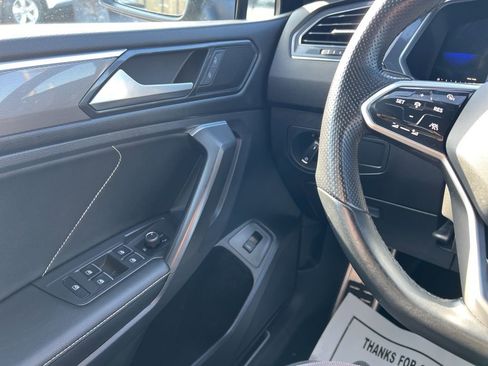 Used 2022 Volkswagen Tiguan SE R-Line image 18