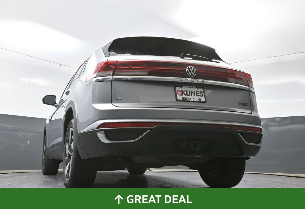 Used 2025 Volkswagen Atlas Cross Sport SE FWD image 59