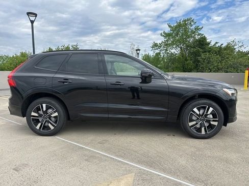 New 2026 Volvo XC60 B5 Plus w/ Protection Package Premier AWD/4WD image 8