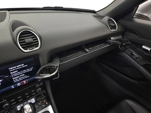 Used 2018 Porsche 718 Boxster RWD image 31