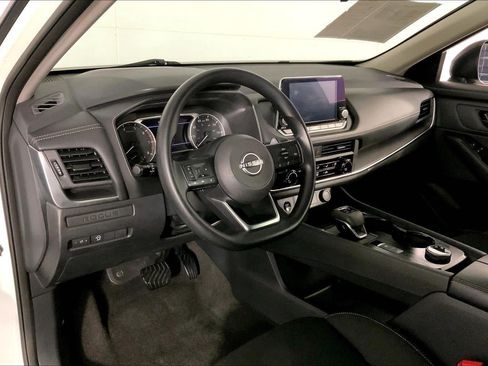 Used 2024 Nissan Rogue S AWD/4WD image 14