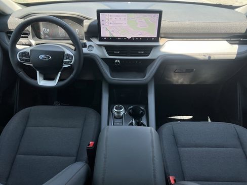New 2026 Ford Explorer Active RWD image 2