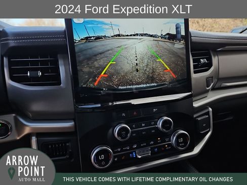Used 2024 Ford Expedition XLT image 24