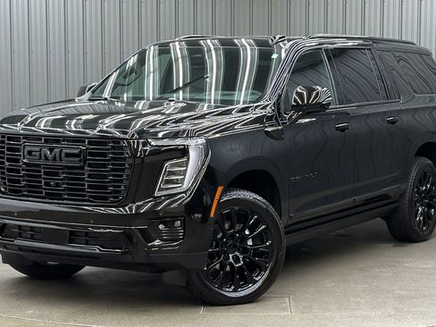 Used 2026 GMC Yukon XL Denali w/ Sun & Power Step Package AWD/4WD image 1