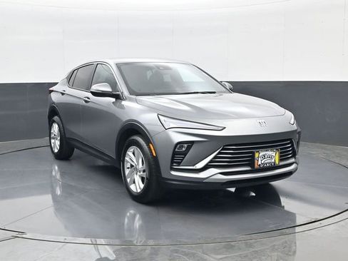 Used 2024 Buick Envista Preferred w/ Convenience I Package image 3