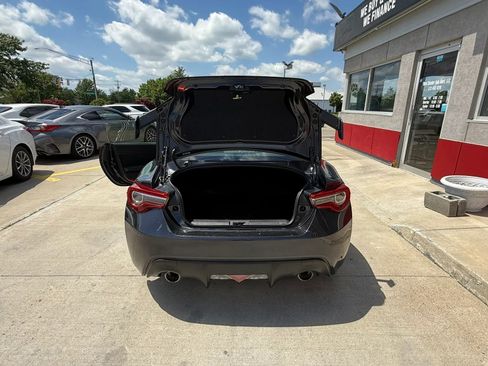 Used 2018 Subaru BRZ Premium w/ Popular Package #3 RWD image 16