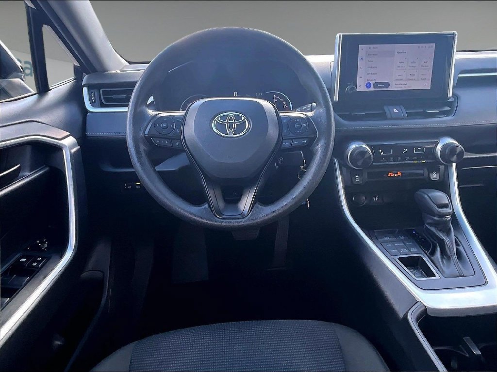 Used 2025 Toyota RAV4 LE AWD/4WD image 17
