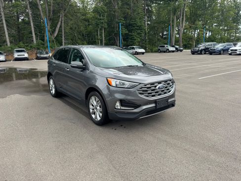 Used 2022 Ford Edge Titanium AWD/4WD image 3
