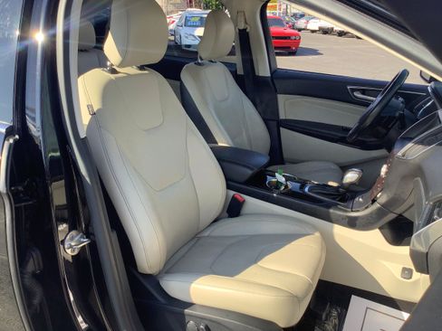 Used 2017 Ford Edge Titanium w/ Equipment Group 301A AWD/4WD image 15
