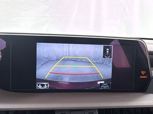 Used 2021 Lexus ES 300h w/ Premium Package image 23