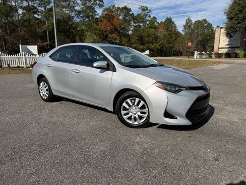 Used 2018 Toyota Corolla LE image 8