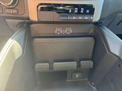New 2026 RAM 1500 Big Horn AWD/4WD image 18